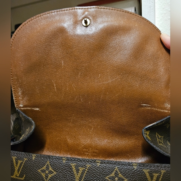VINTAGE LOUIS VUITTON SAINT CLOUD CROSSBODY - Picture 8 of 14